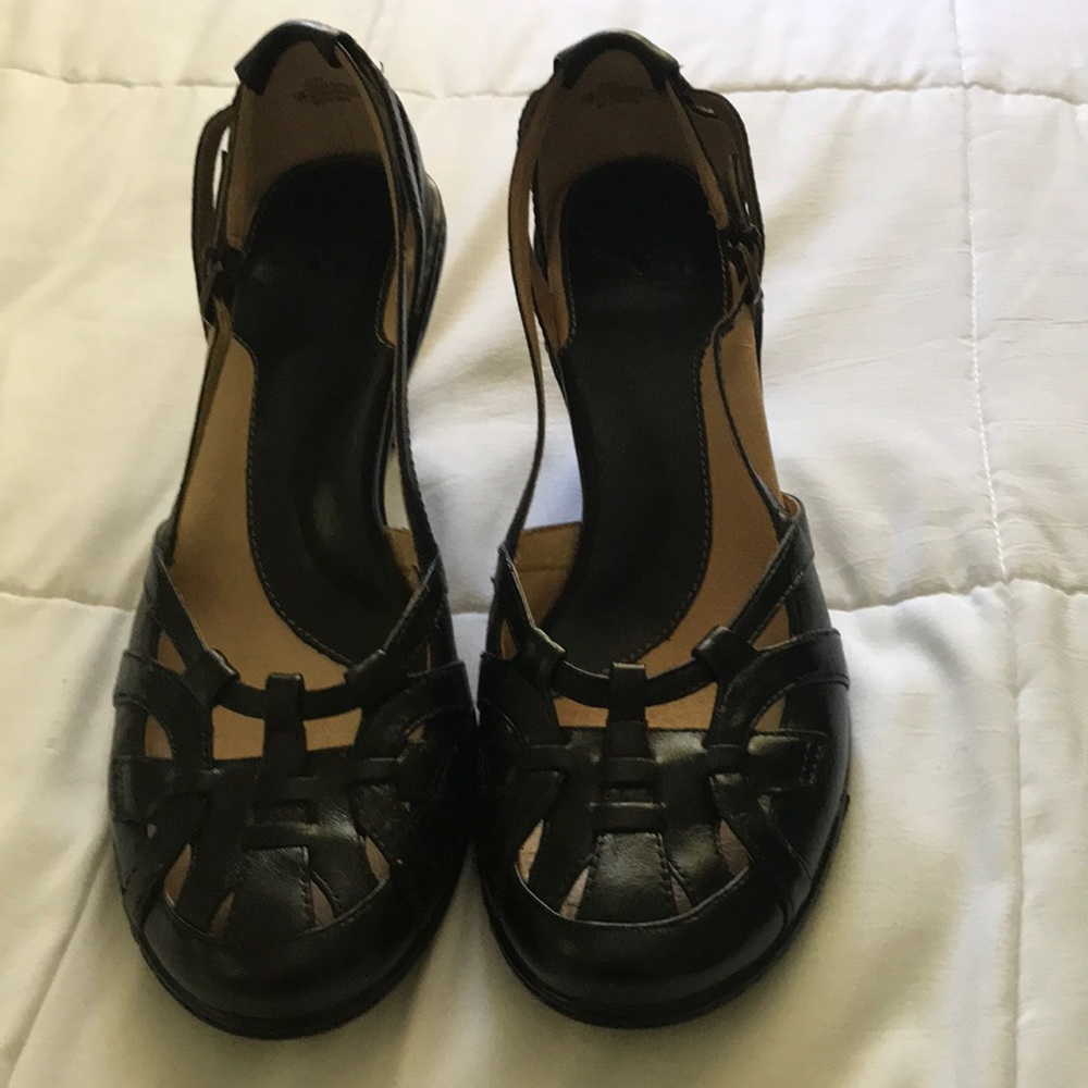 Softt brand black low heal shoe